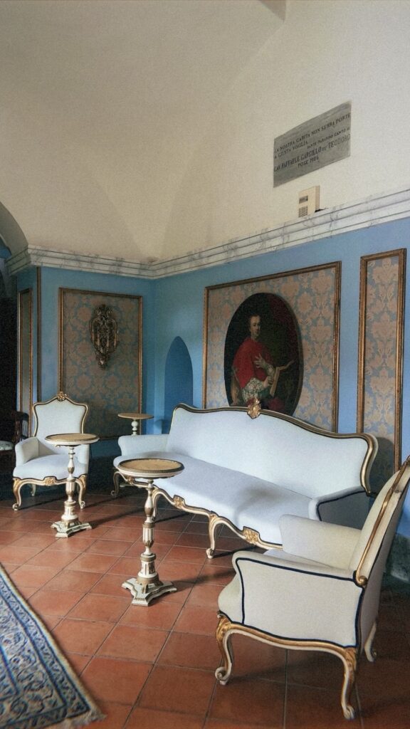 A seating area in La Cocumella.